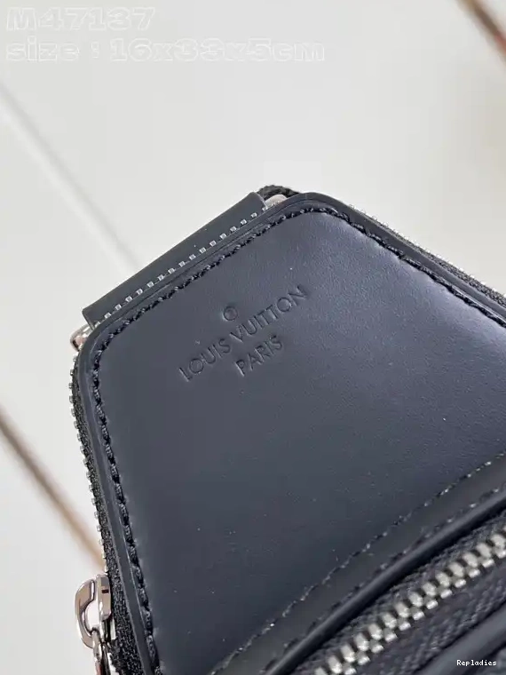 Repzbay Avenue Slingbag-16*33*5.7CM VUITTON LOUIS 0701